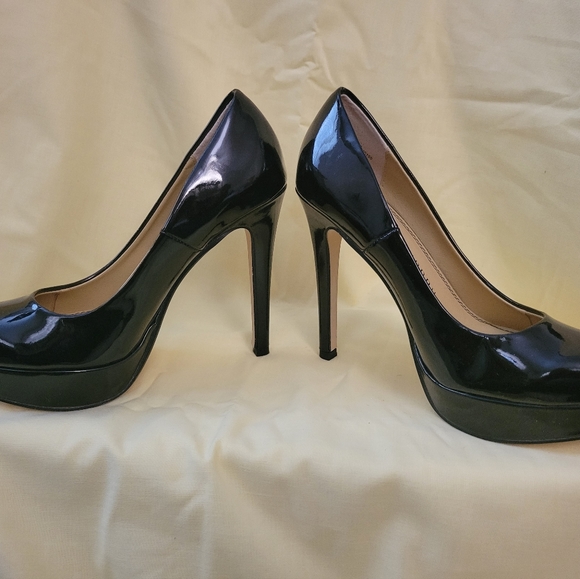 WOW Platform Pumps - Picture 2 of 5